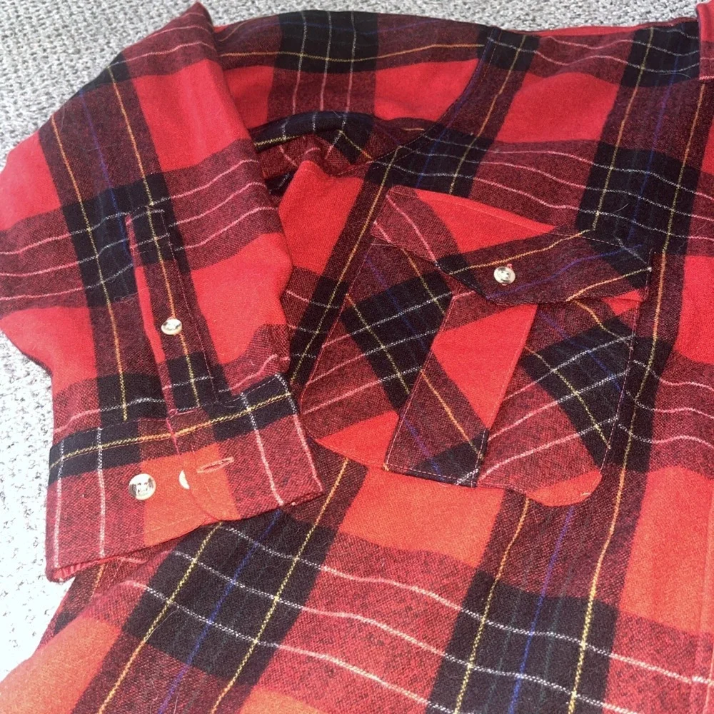 Men's Vintage Eddie‎ Bauer Wool Buffalo Plaid Red, Heavy Button Up Shirt. Large